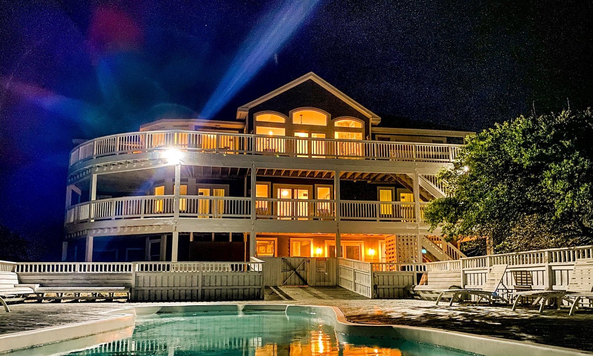 Corolla House | Oceanfront Estate | Sleeps 62 | Weddings & Events | 28BR | Corolla 4x4 OBX