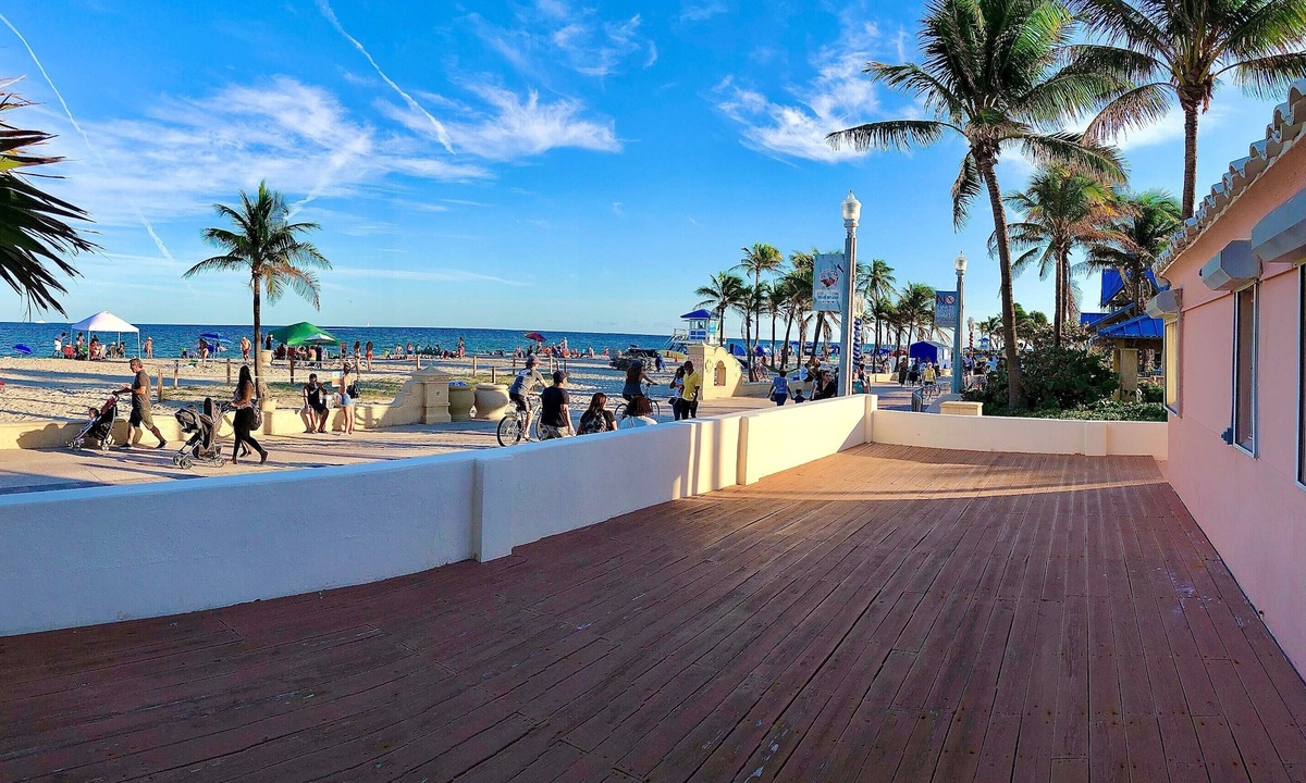 Hollywood House | OCEANFRONT Historical Home. DIRECTLY on Boardwalk and Beach 180 degree view