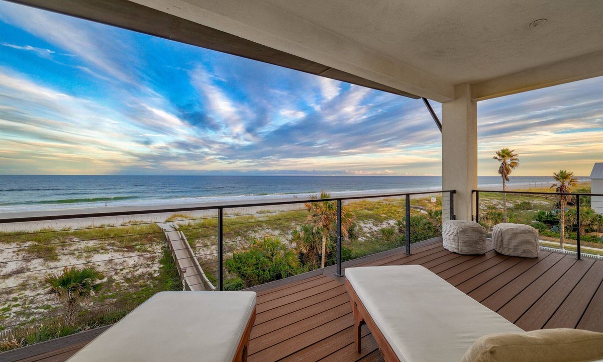 Jacksonville Beach House | Oceanfront Luxury | Private Beach Access + Hot Tub