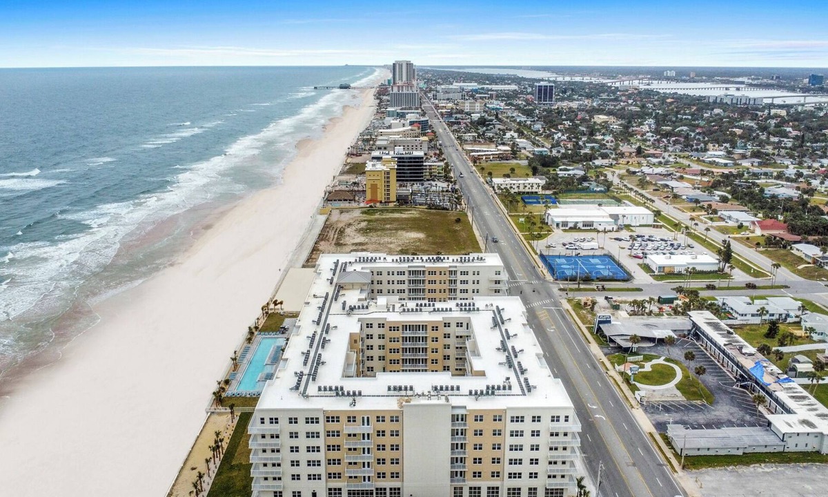 Daytona Beach Condo | Oceanfront Oasis Daytona Beach 1BR/1BA - Courtyard View #348
