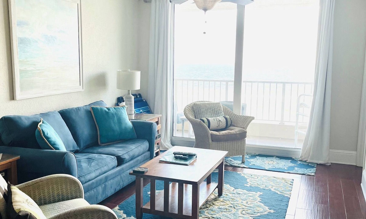 Ponce Inlet Condo | Oceanfront Ponce Inlet FL, Top-floor 2/2, Remodeled with higher kitchen ceiling