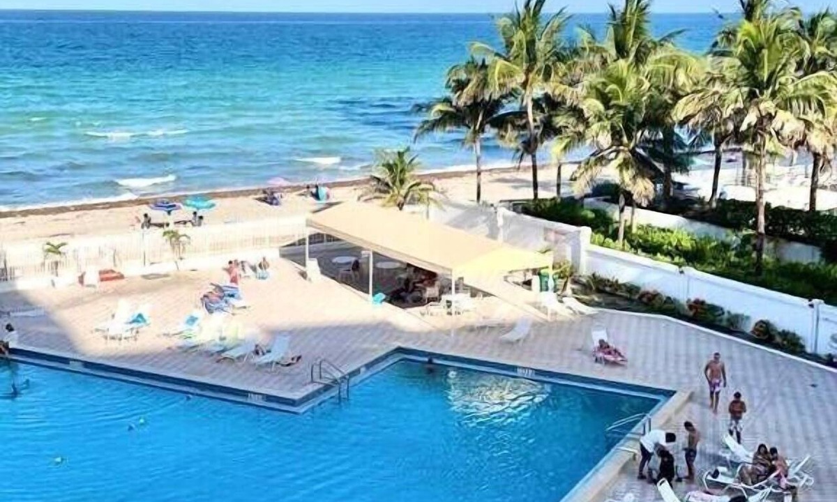 Hollywood South Central Beach Apartment | Oceanview condo, 1 bedroom 1.5 bath