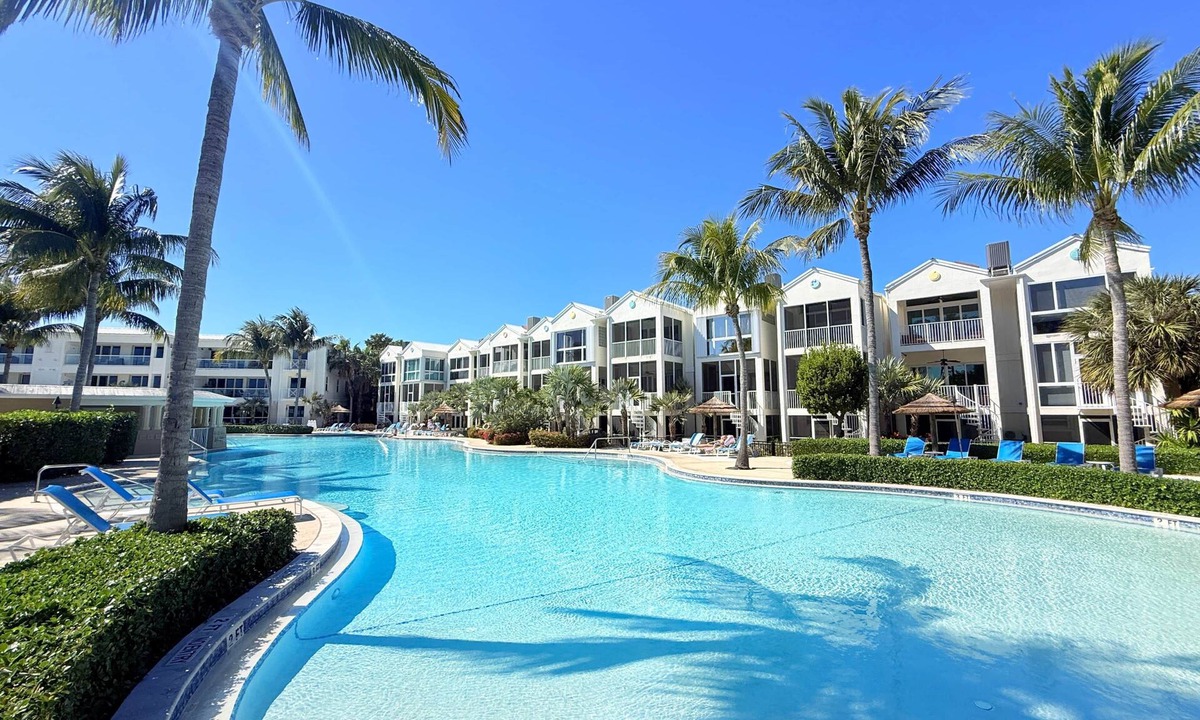 Rock Harbor Villa | Oceanview Pool View Indoor/Outdoor Pickleball