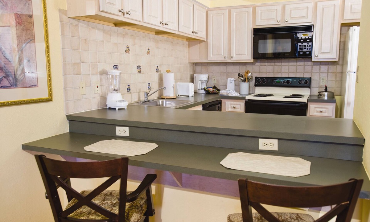 Pompano Beach Resort | OFFICIAL LISTING | Wyndham - Sea Gardens 2 BR w/Pool, Beach, Attractions!