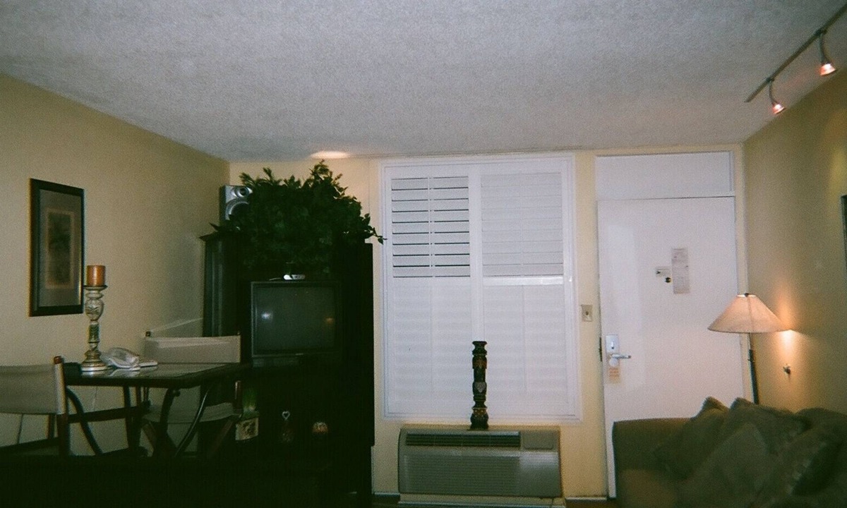 Moorings Condo | OLD NAPLES ONE MILE FROM BEACH