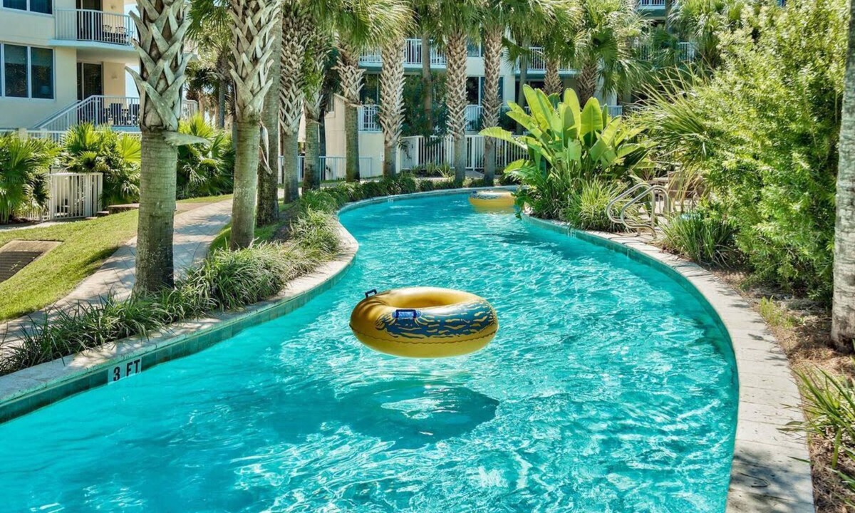 Fort Walton Beach Resort | On the Beach with Lazy River
