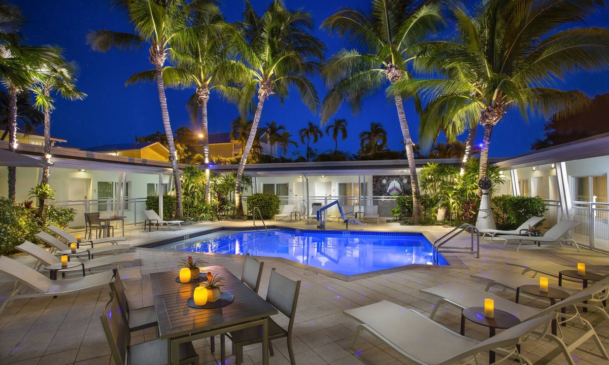 Old Town Hotel | Orchid Key Inn - Adults Only