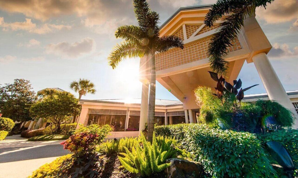Florida Central Atlantic Coast Condo | Orlando | Family Theme Park Retreat | Pool | 3BR Sleeps 8