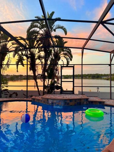 Orlando House | Orlando Lakefront Pool Villa 25 min Disney & Univ