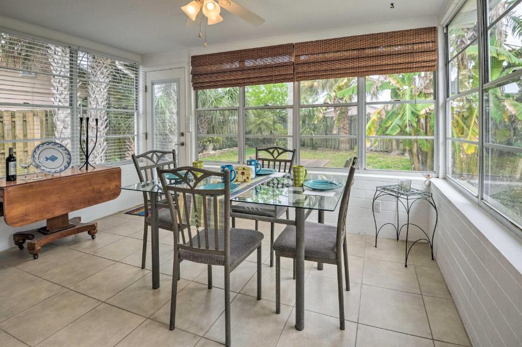 Seaside Homes House | Ormond Beach Home with Yard, 1 Block to Beach!
