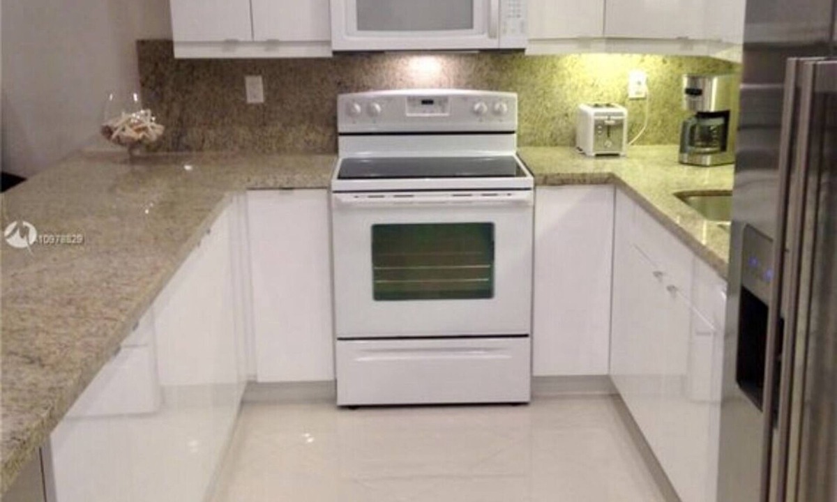 Sunny Isles Beach Condo | Oversized Condominium with many amenities. Steps to the beach and park