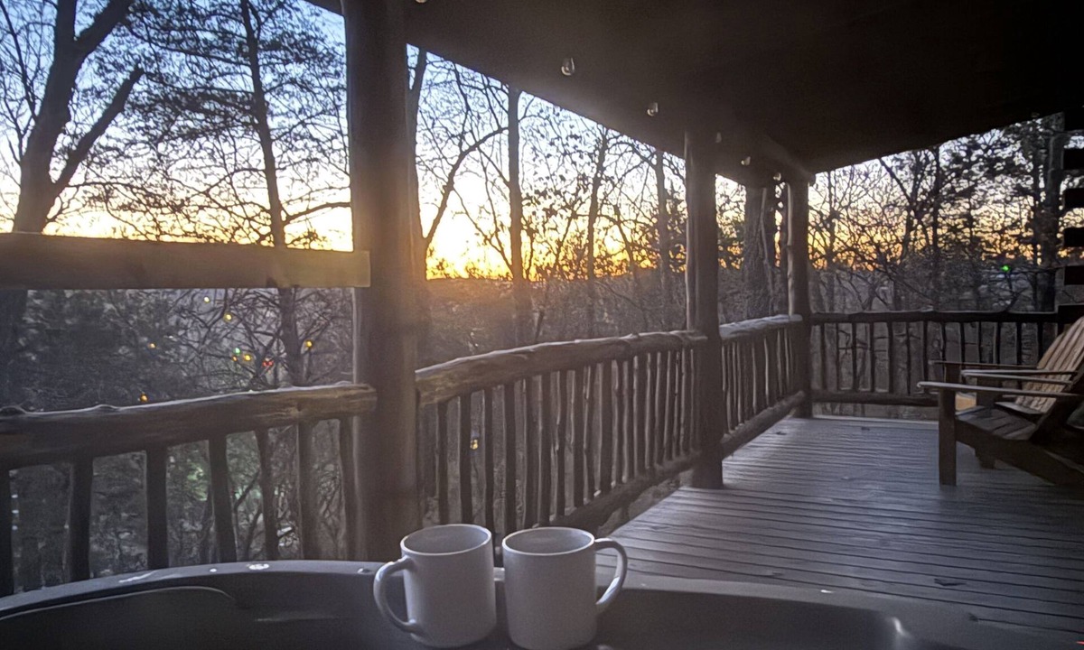 Branson Cabin | Ozark Romance - Log Cabin w/Hot Tub & Jacuzzi