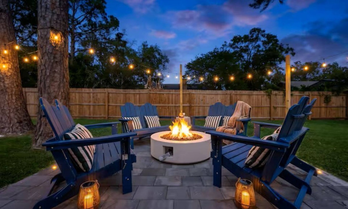 Isle of Palms House | Palm House Retreat, Minutes from Mayo & The Beach