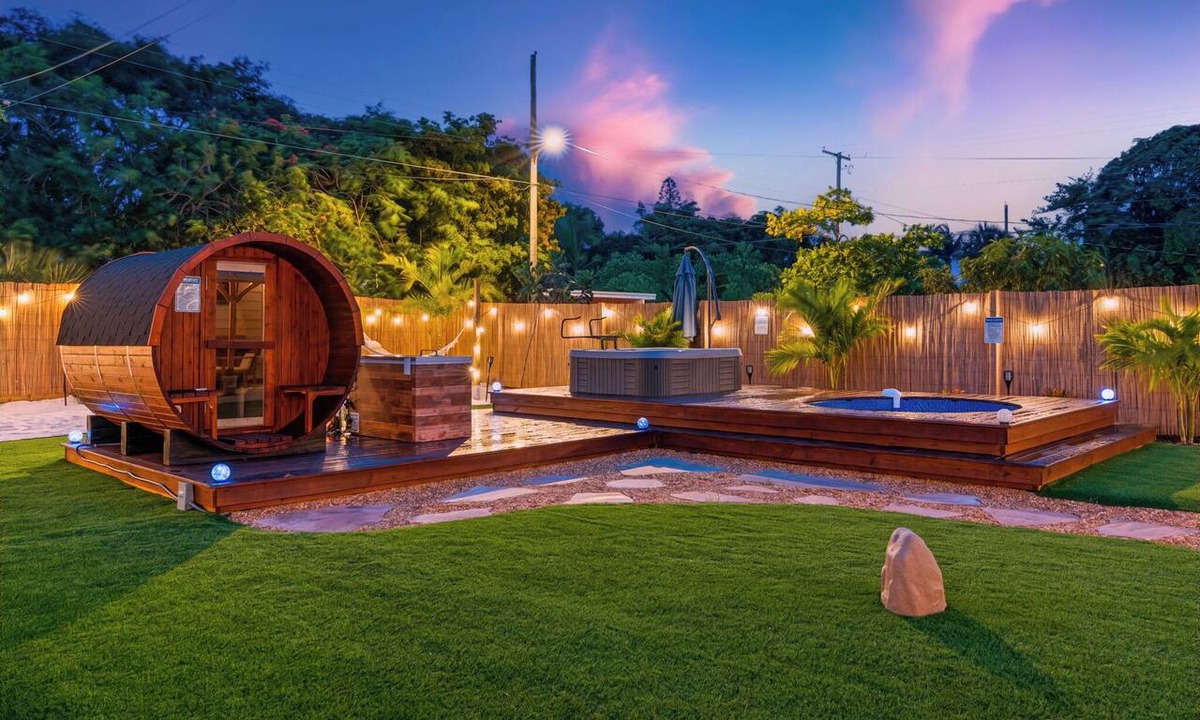 Mango Groves House | Palm Paradise Resort! Beach Area, Pool, Sauna, Cold Plunge, Hot Tub