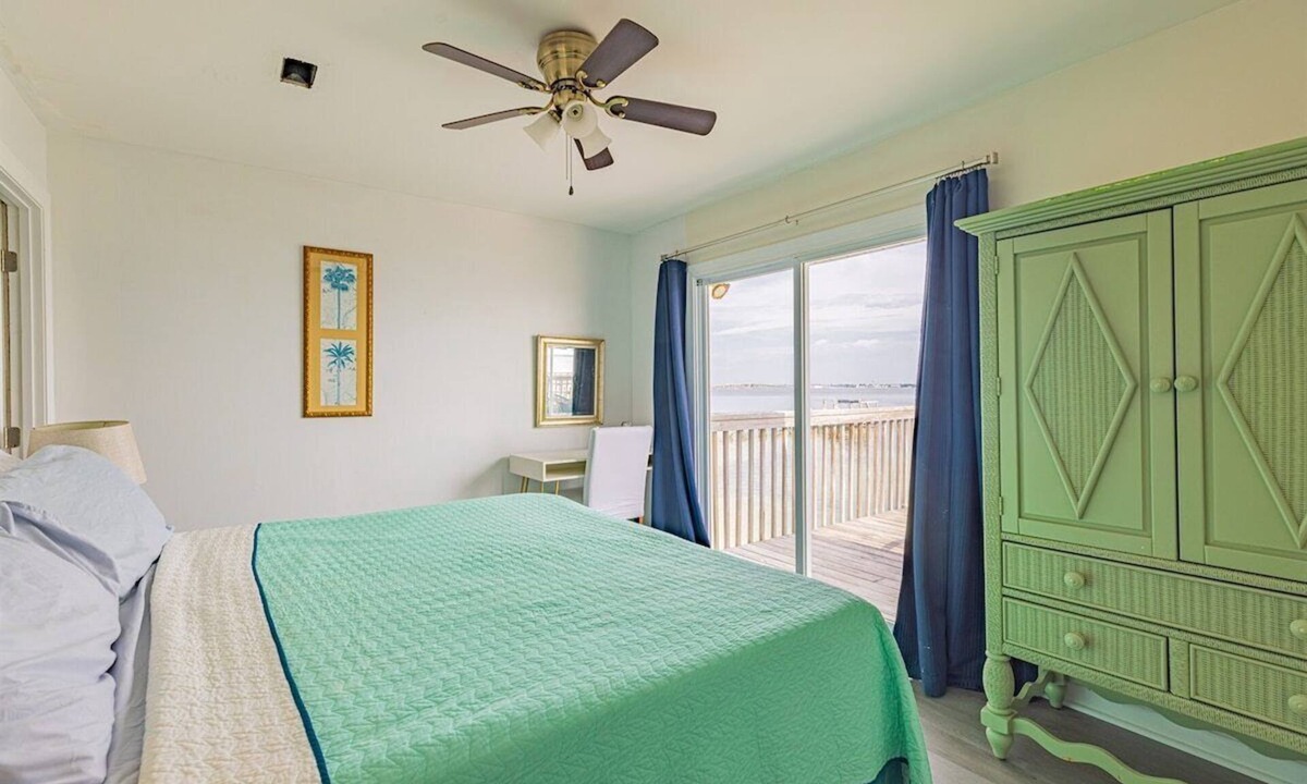 Villa Primera House | Panferio Paradise, Water Front Home