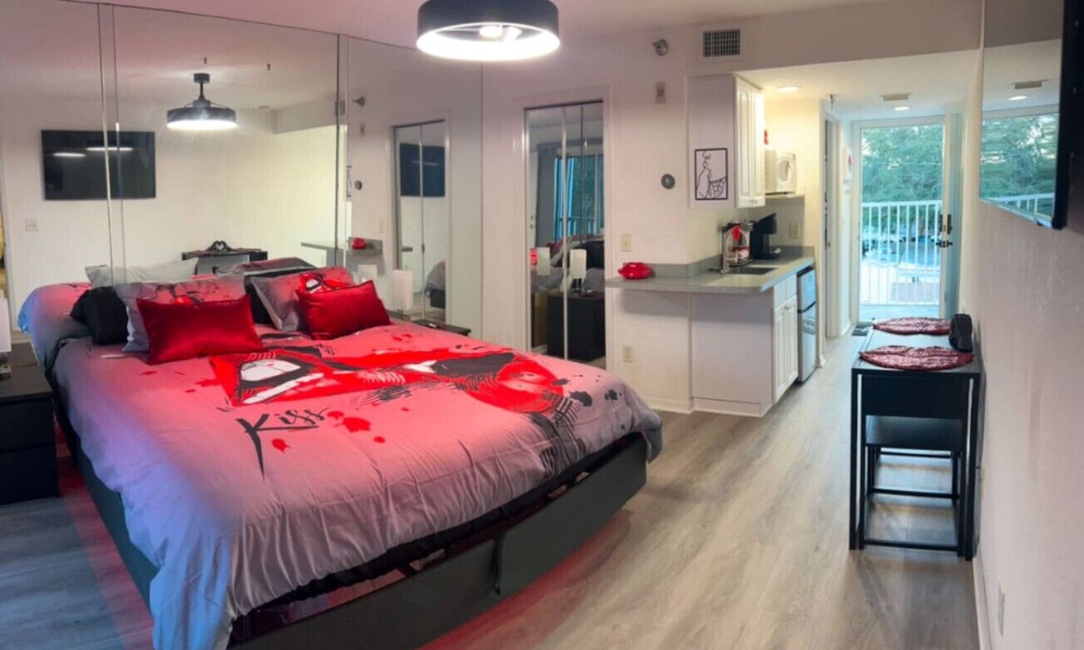 Lutz Apartment | Paradise Lust at Paradise Lakes Nudist resort