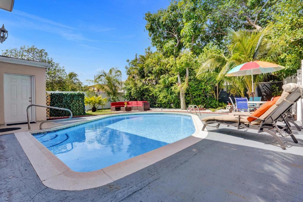 Hallandale Beach Villa | Paradise Villa With Heated Pool Close To Beach