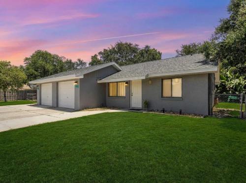 Tropic House | Parkside Retreat at Eau Gallie