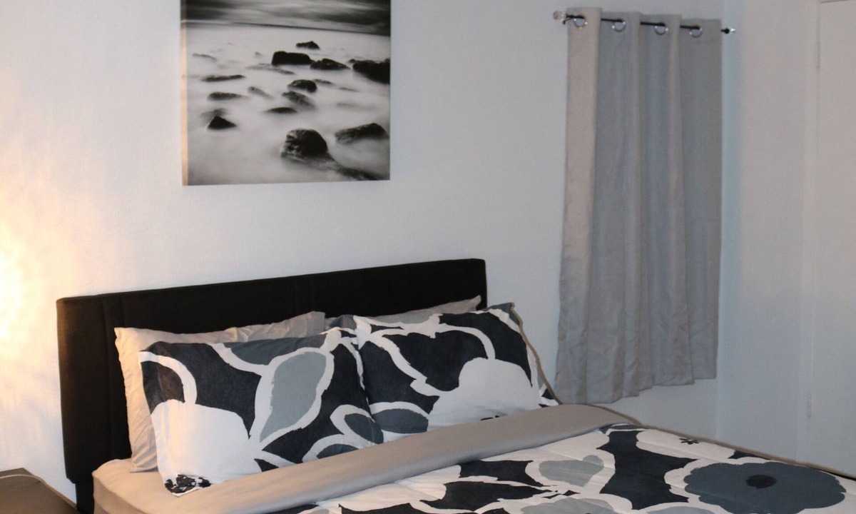 Hancock Apartment | Peaceful 1-bedroom apartment in downtown Austin -RedRiver Haven Retreat