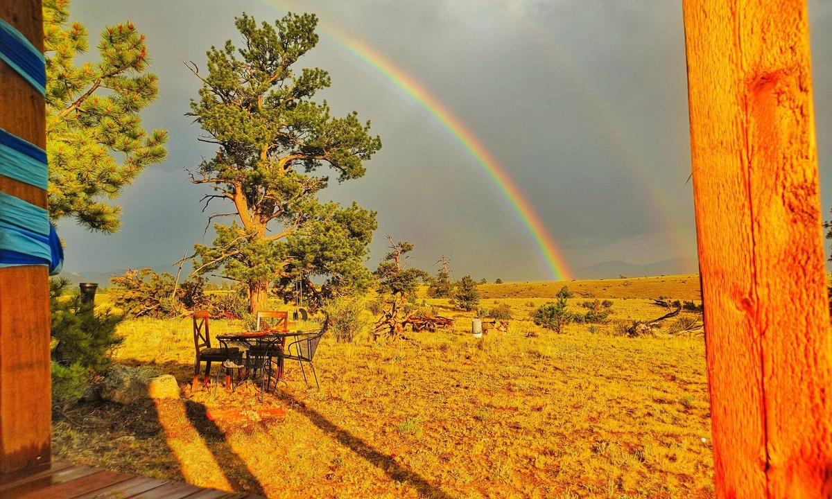 Hartsel Cabin | Peaceful 1 bedroom off-grid Rocky Mountain Cabin
