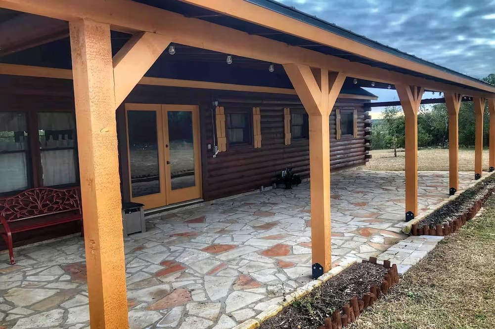 Mico Cabin | Peaceful and Pet Friendly Log Cabin near Medina Lake, Perfect for a Texas Hill Country Getaway