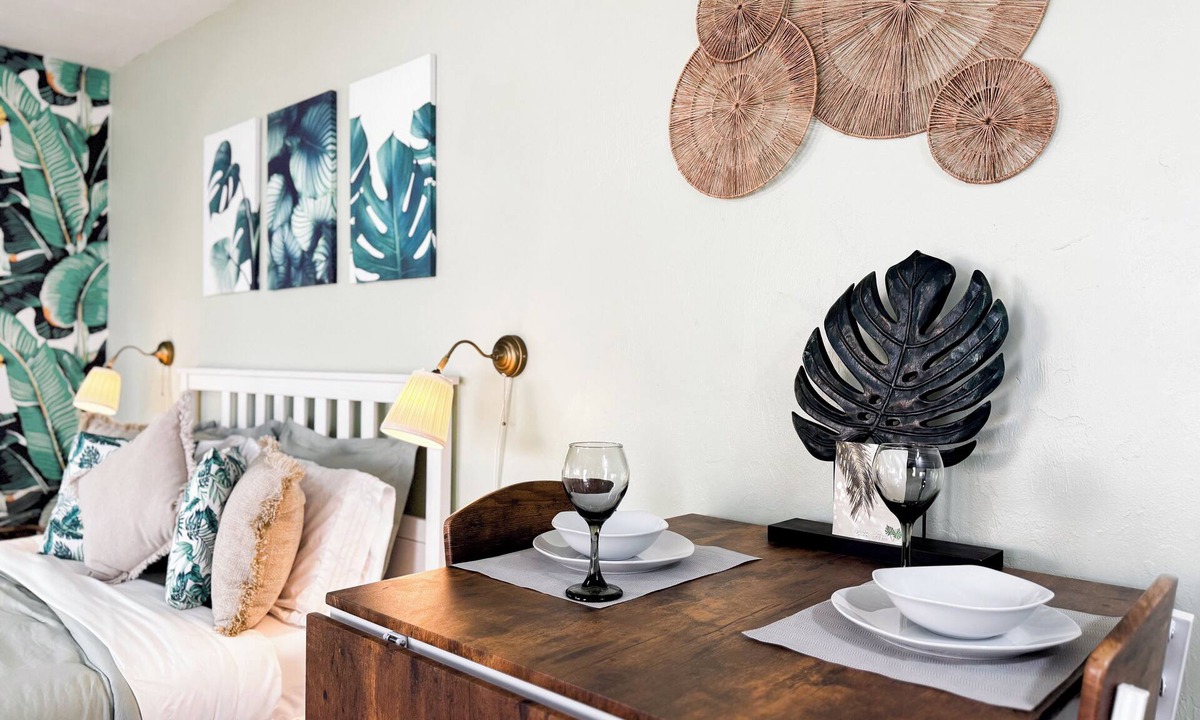 Royal Poinciana Apartment | Peaceful Casita Florida with Free Parking