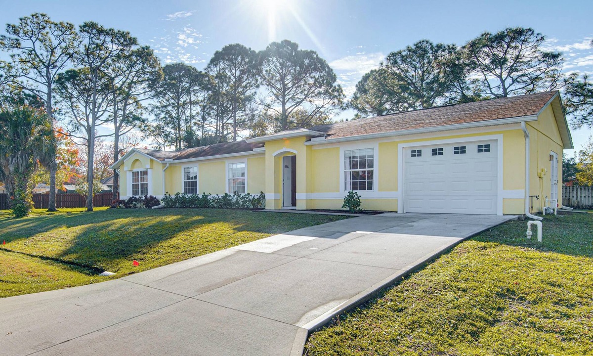 Palm Bay House | Peaceful Palm Bay Retreat w/Spacious Yard!
