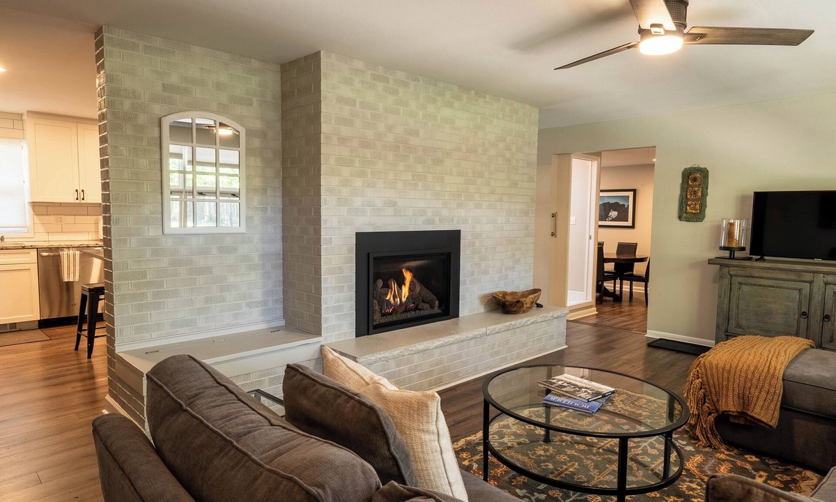 Baseline Sub House | Peaceful Paradise w/Flatiron view, gas fireplace, 30 D min, perfect for RELO