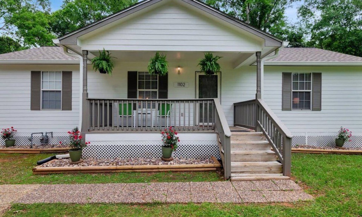 Nacogdoches House | Pecan Park Cottage - Close to SFA + Downtown NAC