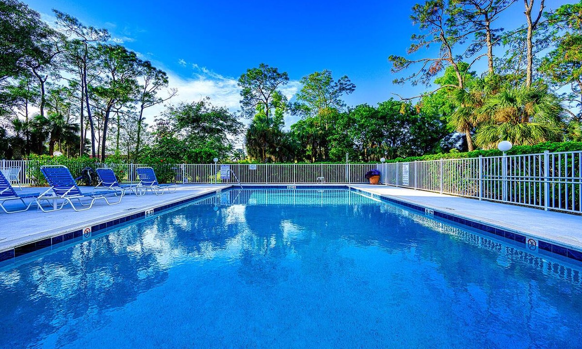 Central Naples Condo | PENTHOUSE Golf Course By The Sea #2 - top floor