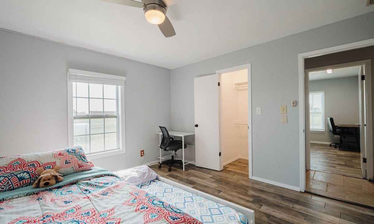 Midland House | Pet-Friendly 3BR Furnished Home w/ Large Yard