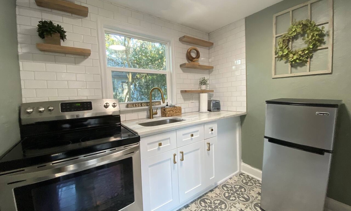 Historic District Apartment | Pet-friendly apartment walking distance to downtown