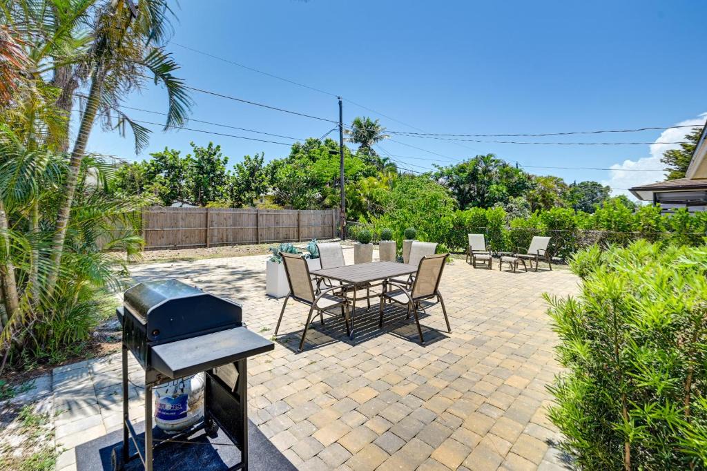 Naples Park House | Pet-Friendly Naples Vacation Rental Near Beach!
