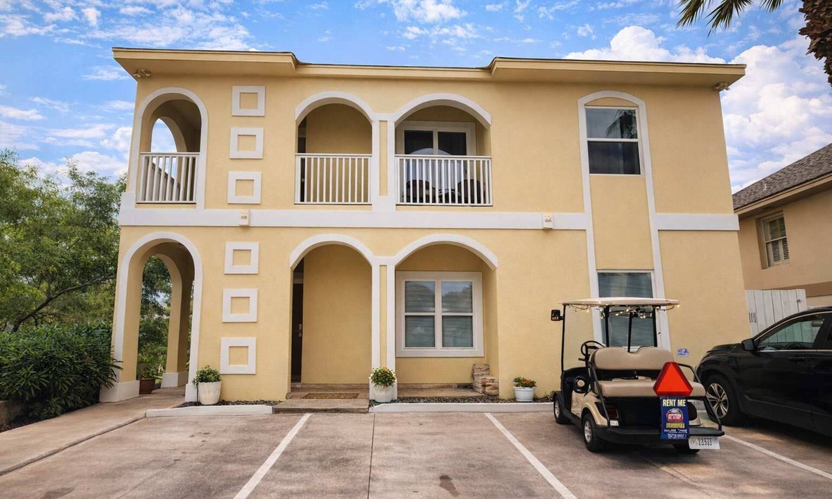 South Padre Island Condo | #Pet Friendly # Overlooks Pool Sleeps Tons