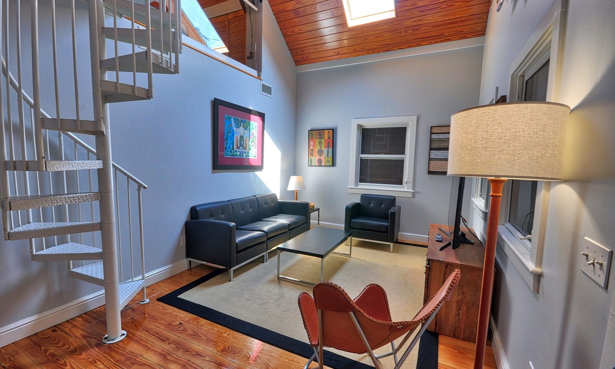 Uptown - Upper Duval Cottage | Pete's Cottages: Twin Cypress cottages steps from Duval
