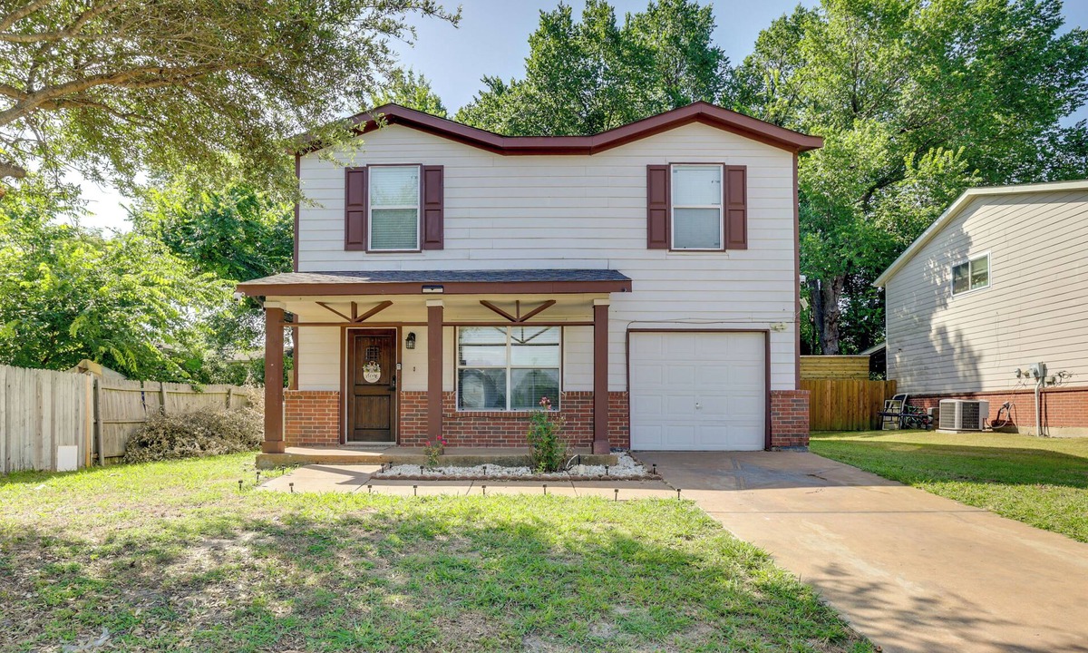 Wilmer House | Pets Welcome! Wilmer Haven w/Private Yard & Patio