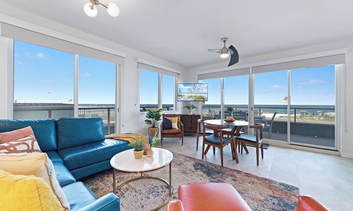 Orange Beach Condo | Phenomenal 1st floor Gulf front end unit condo. Rare pet friendly- (1) 25lb dog