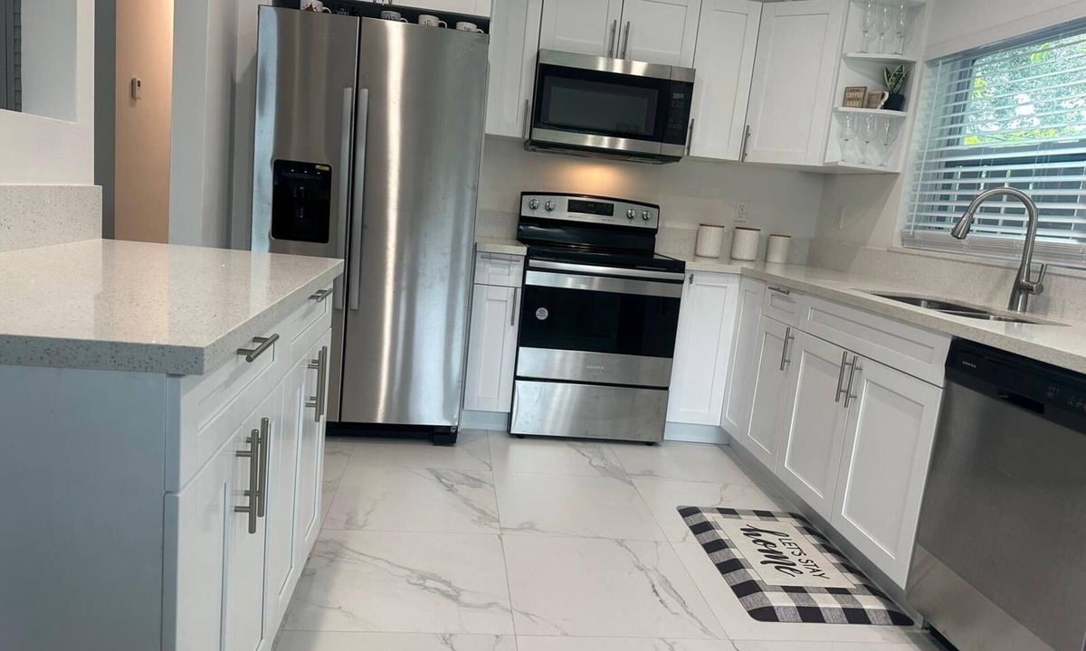 North Miami Beach House | Pool entire house 3bed 2bath and sofa bed