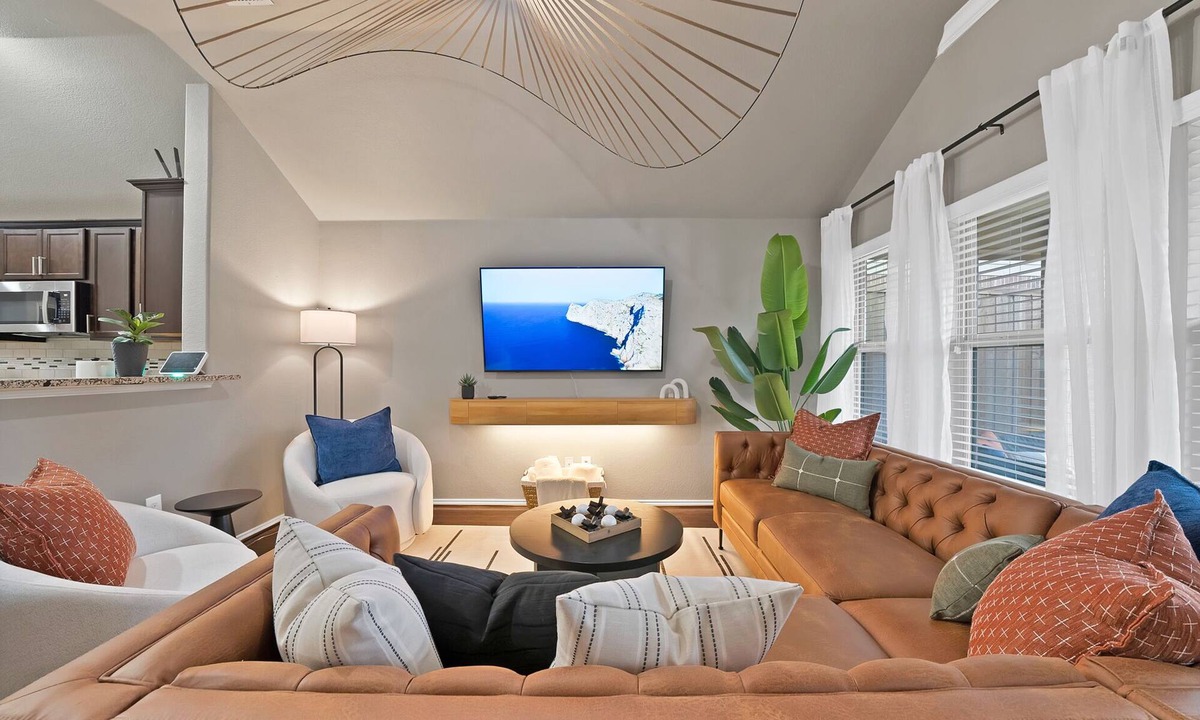 Cross Roads House | Pool, EV Charger, Fire Pit & Games ~ Near Frisco + Wedding Venues