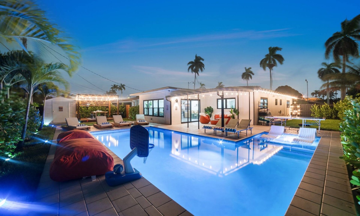 Park East Villa | Pool Oasis, Pergola + Bar, Smart gym,1000Mbps