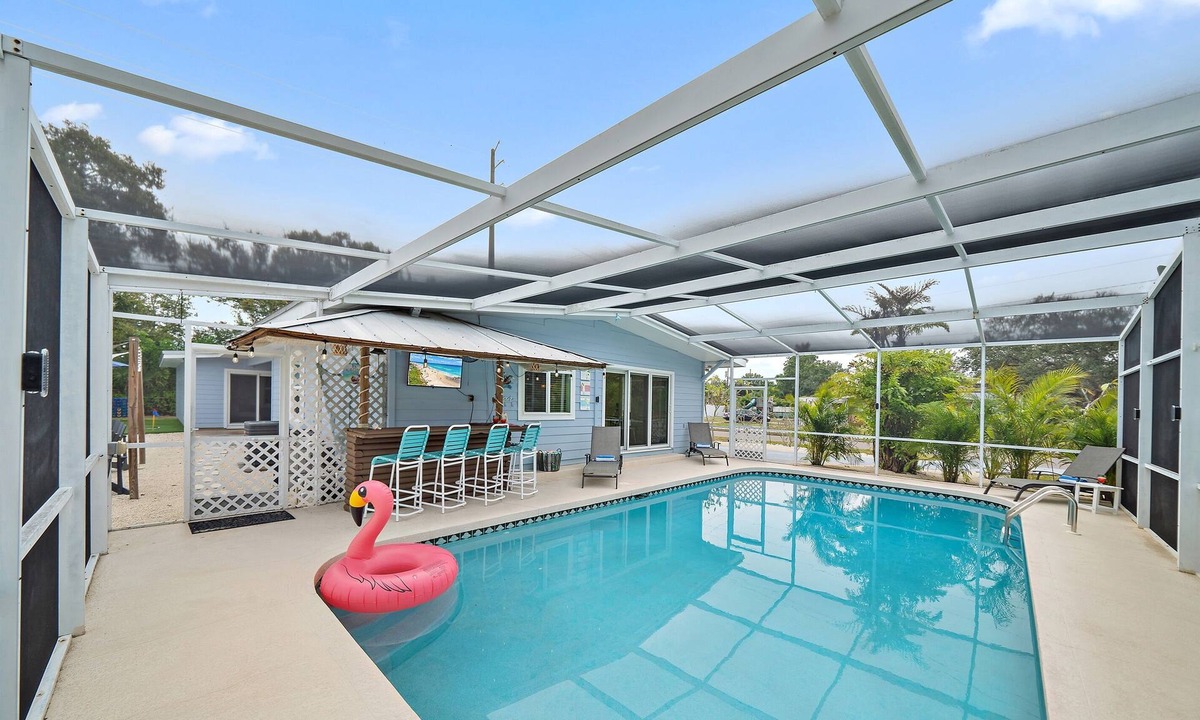 West Bradenton House | Pool+Tiki Bar+Mini Golf+Game Room near IMG,beaches