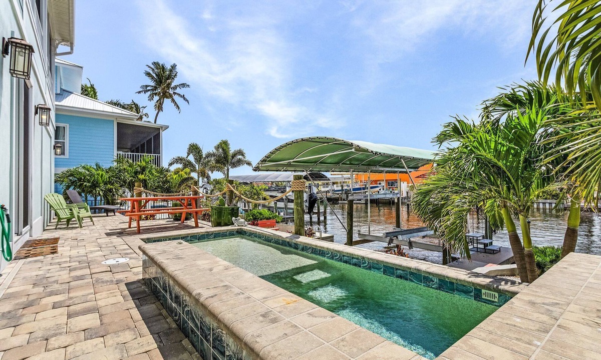 Matlacha House | Pool Waterfront Paradise in Matlacha – 2BR/2.5BA | Adults Only