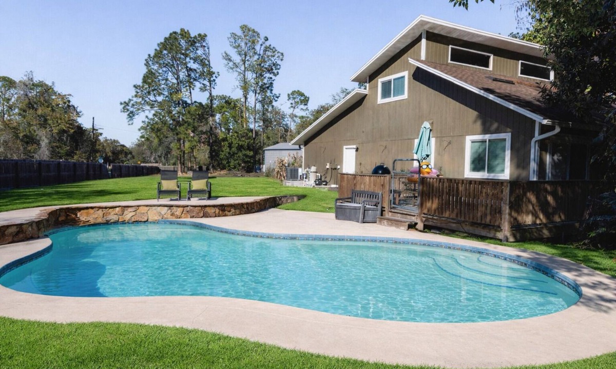 New Port Richey House | Private 2-Acre Woodland Retreat Pool + Boardwalk