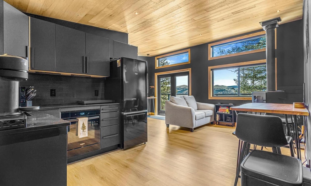 Fairplay House | Private Alpine Cabin · Disc Golf Course · Wood Fireplace · Dog-Friendly