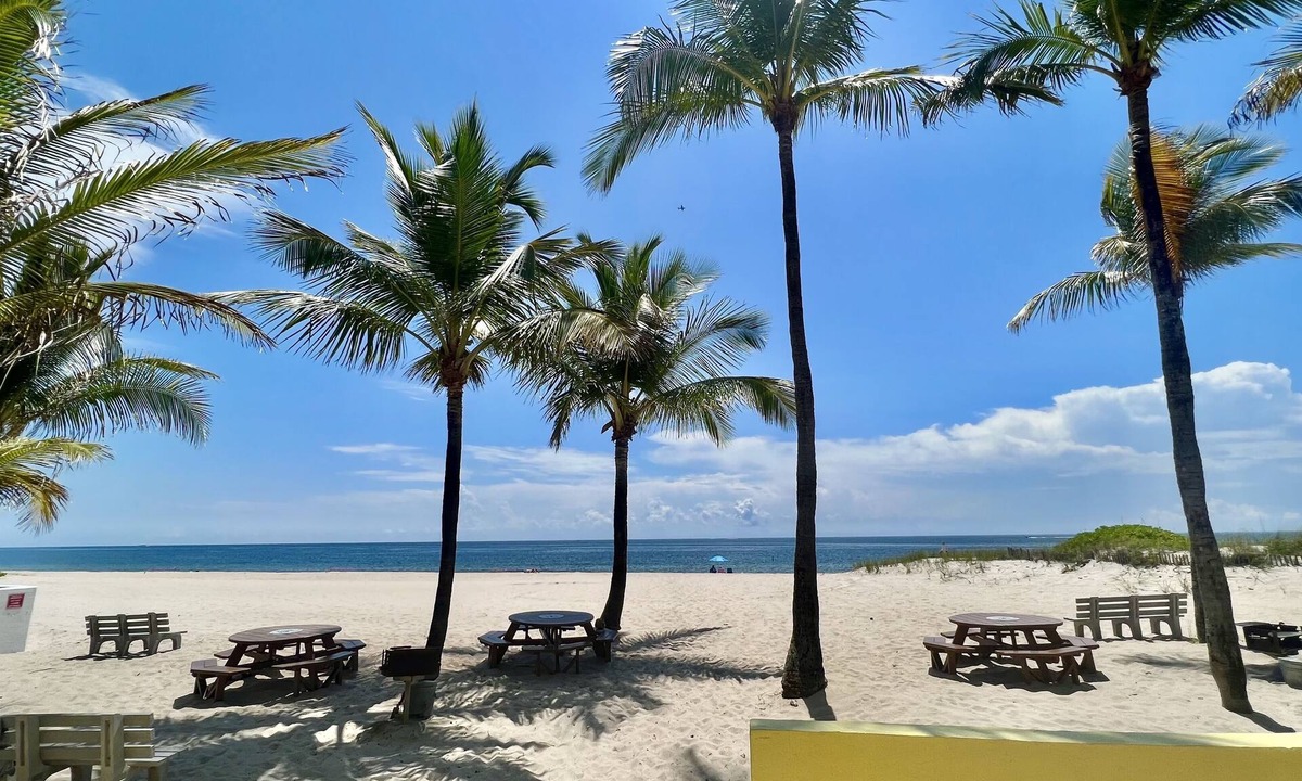 Terra Mar Island Estates House | Private Beach Club, Heated Pool, Jacuzzi, & 6 Seater Golf Cart Included!