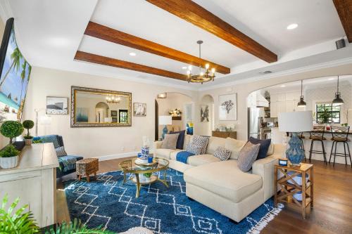 Old Northwood House | Private Compound Near Beach w Casita