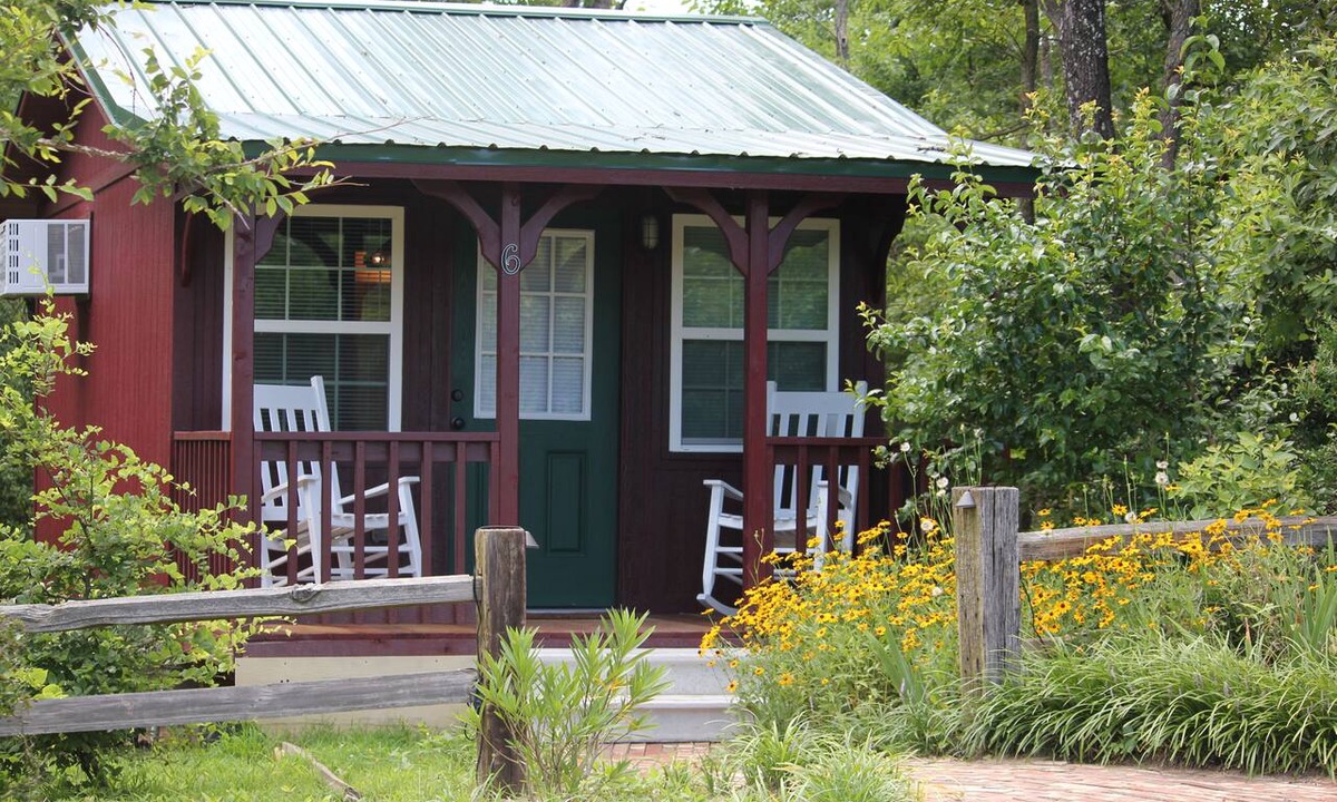 Palestine Cottage | Private Cottage #6 in Palestine on Bed & Breakfast Estate