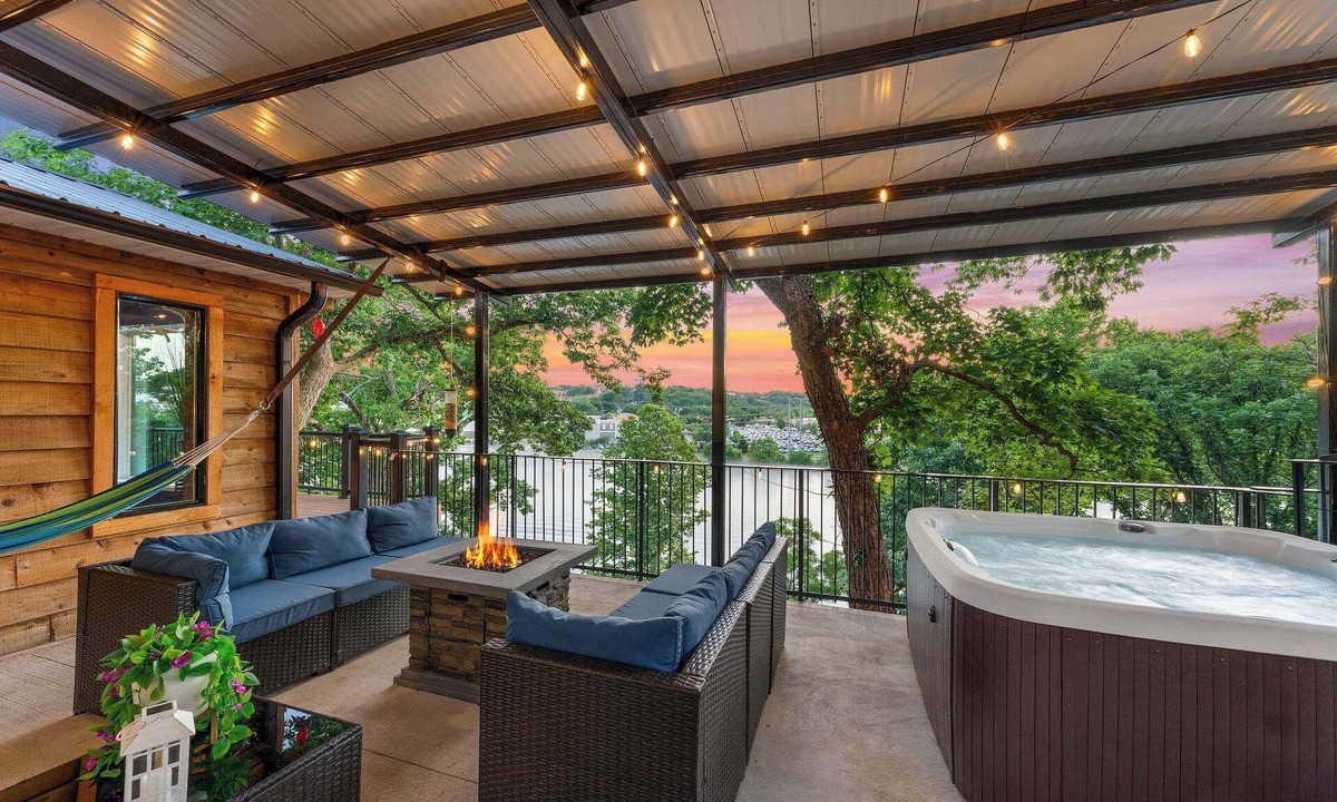 Branson House | Private Dock! Across from Branson Landing!