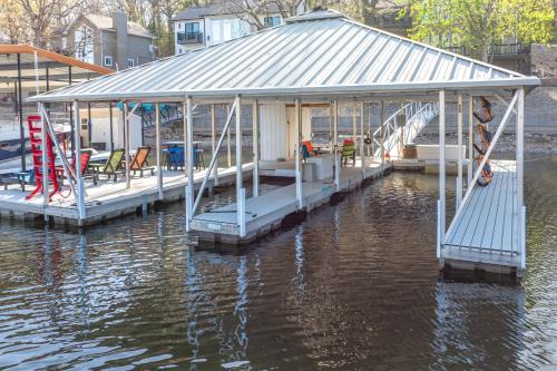Sunrise Beach House | Private Dock! Waterfront Sunrise Beach Rental