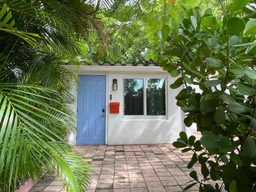 Croissant Park House | Private Fort Lauderdale cottage